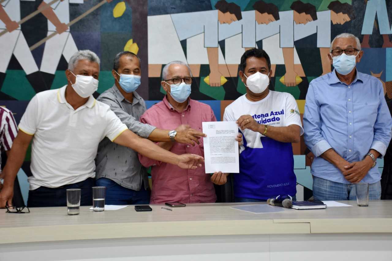 Camacã: Secretário do Estado Josias Gomes visita Camacã e assina convênios com o CIMA